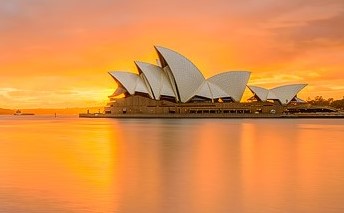 This image has an empty alt attribute; its file name is au-sydney-opera-house-0033-1.jpg